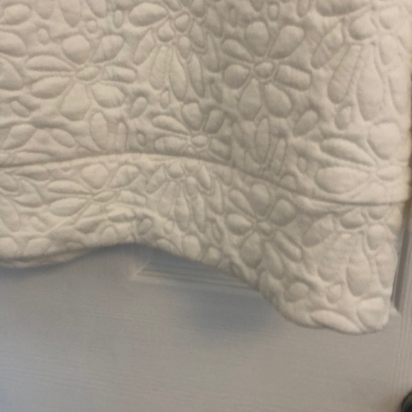 🖐 White quilted Dressbarn Scuba Hoodie - Picture 6 of 8